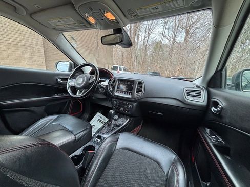 Used 2019 Jeep Compass Trailhawk image 18