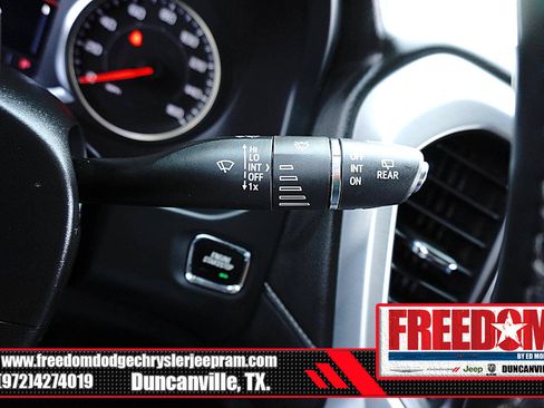 Used 2023 GMC Acadia SLT FWD image 34