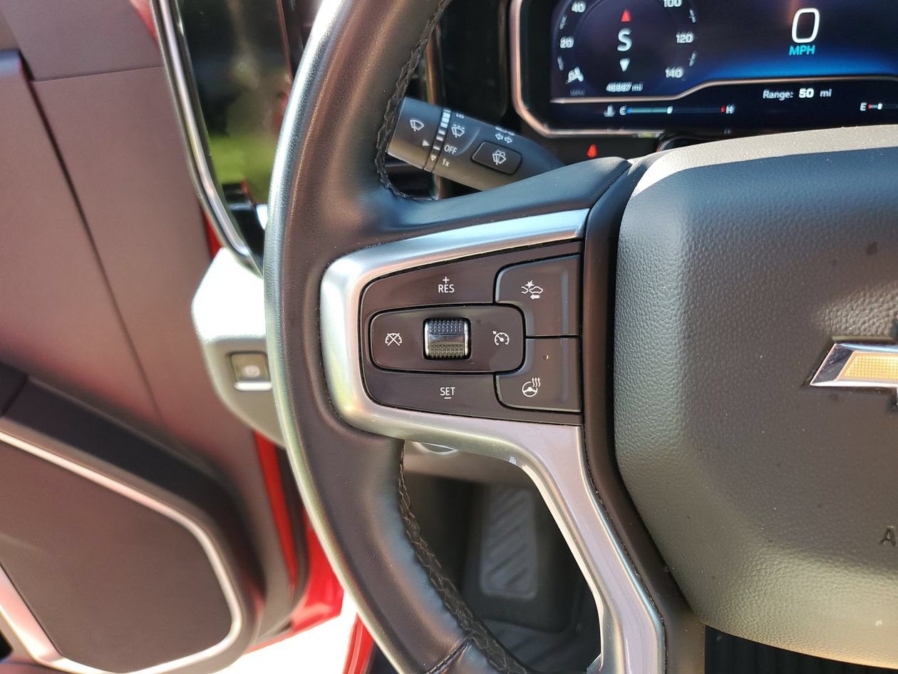 Used 2025 Chevrolet Silverado 1500 LT RWD image 29