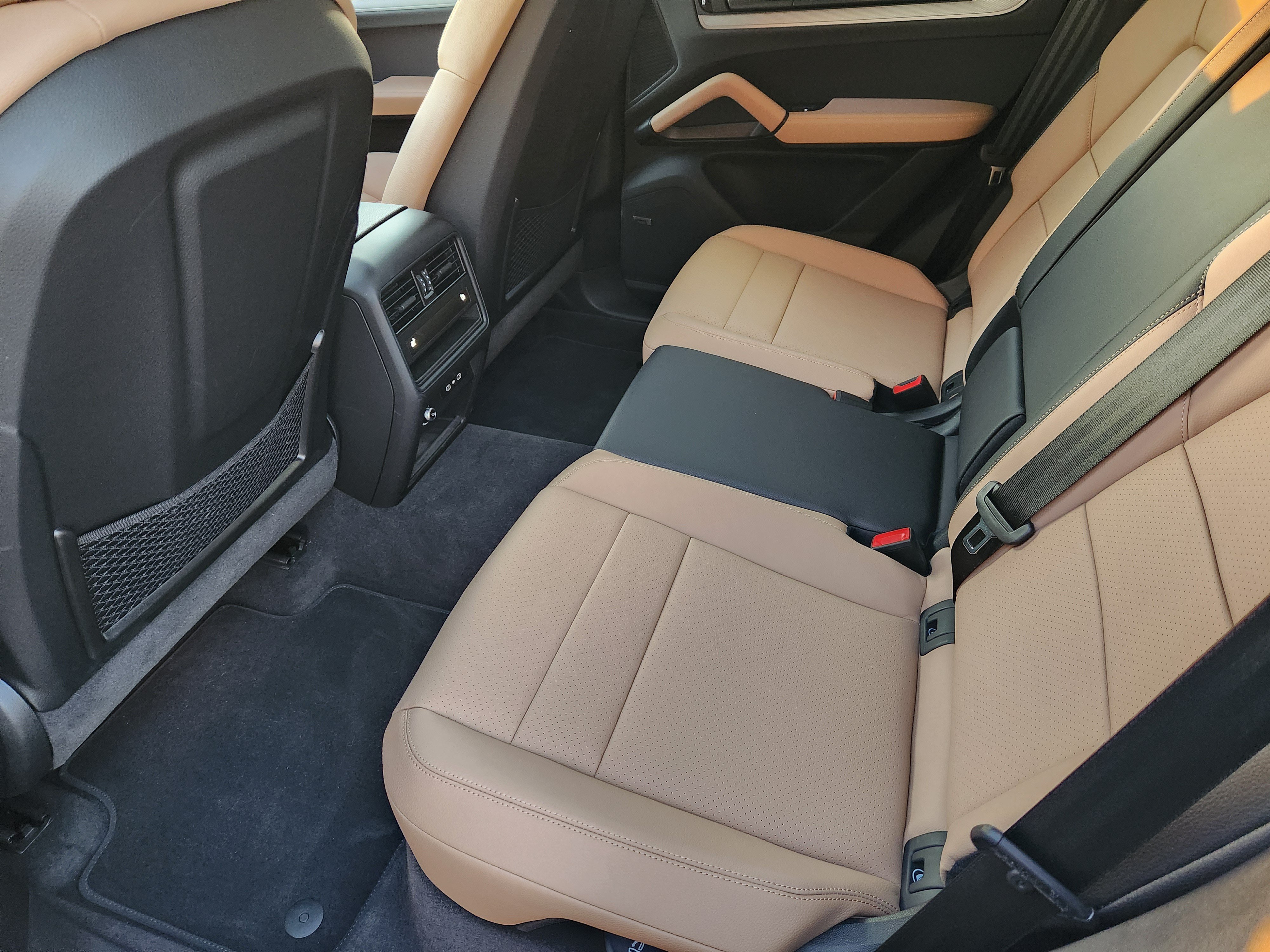 Certified 2026 Porsche Cayenne AWD/4WD image 31