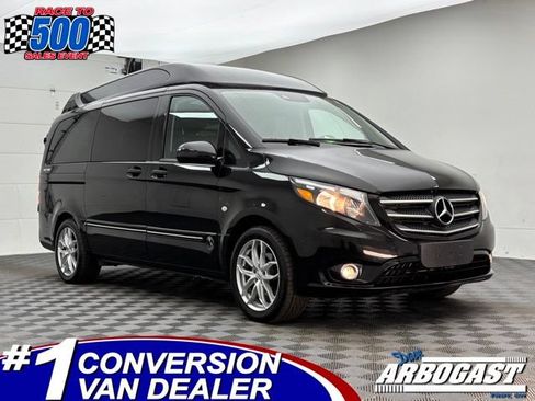 Used 2019 Mercedes-Benz Metris Passenger image 1