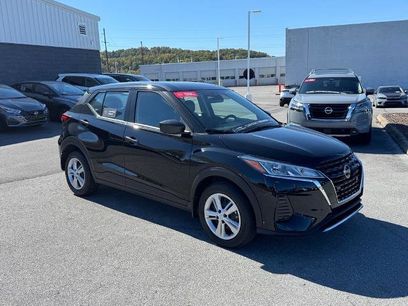 Certified 2025 Nissan Kicks Play S