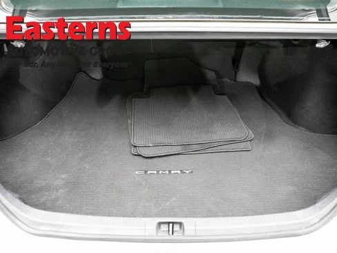 Used 2021 Toyota Camry SE w/ Carpet Mat Package (TMS) FWD image 9