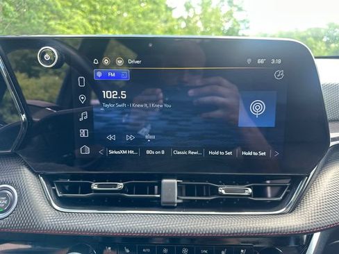 Used 2025 Chevrolet Equinox RS w/ Safety and Technology Package AWD/4WD image 36