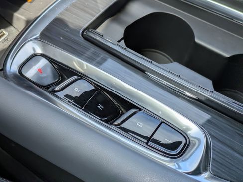 Used 2024 Buick Enclave Premium image 27