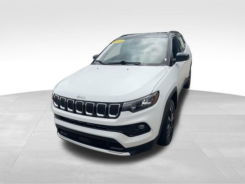Used 2023 Jeep Compass Limited AWD/4WD image 4