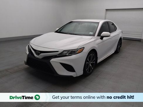 Used 2018 Toyota Camry SE FWD image 1
