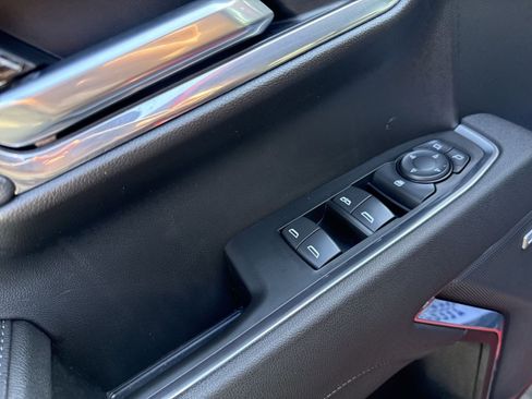 Used 2025 GMC Sierra 1500 Elevation image 15