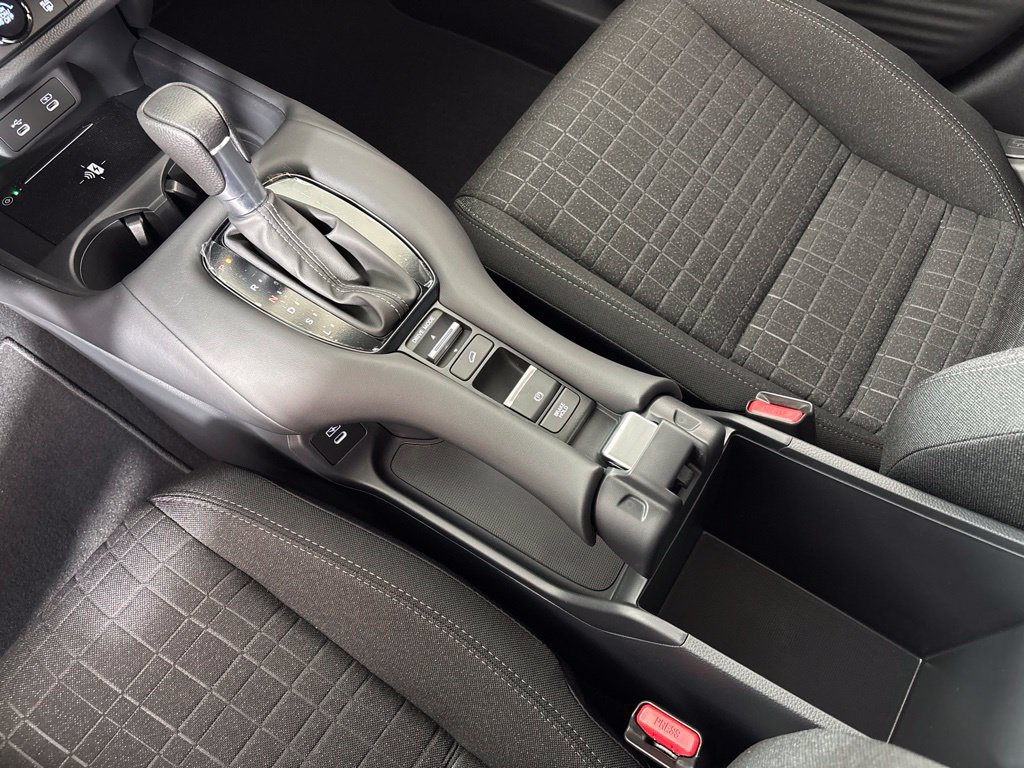 Used 2027 Honda HR-V LX image 33