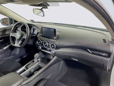 Certified 2022 Nissan Sentra SR w/ Midnight Edition image 25