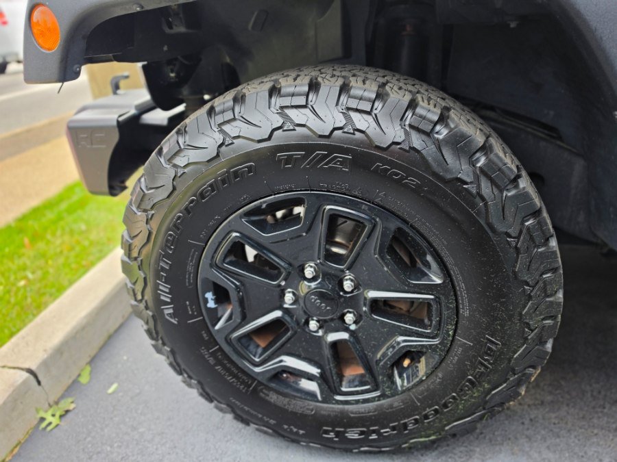 Used 2018 Jeep Wrangler Unlimited Sport AWD/4WD image 8