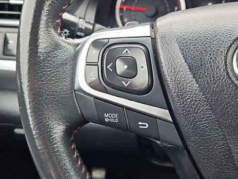 Used 2017 Toyota Camry SE image 19