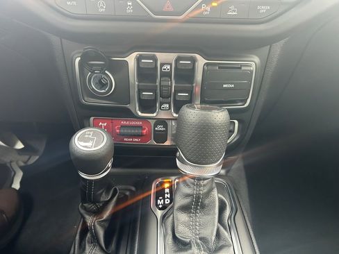 New 2026 Jeep Gladiator Mojave w/ Safety Group image 15