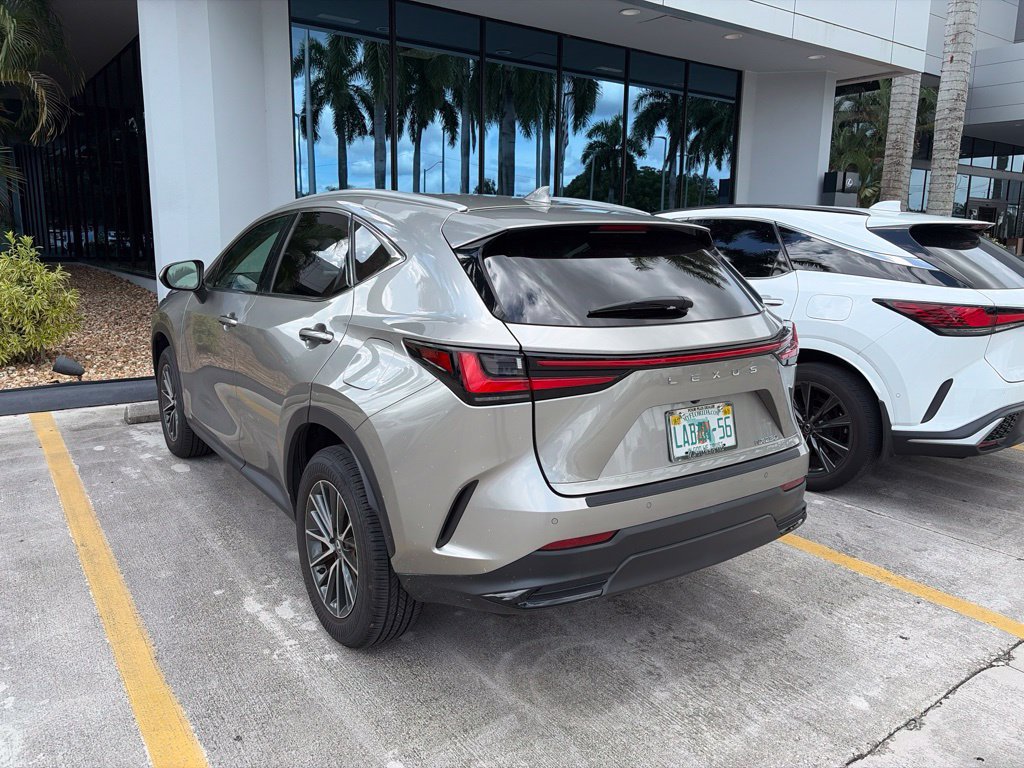 Used 2025 Lexus NX 250 FWD w/ Accessory Package (Z2) image 4