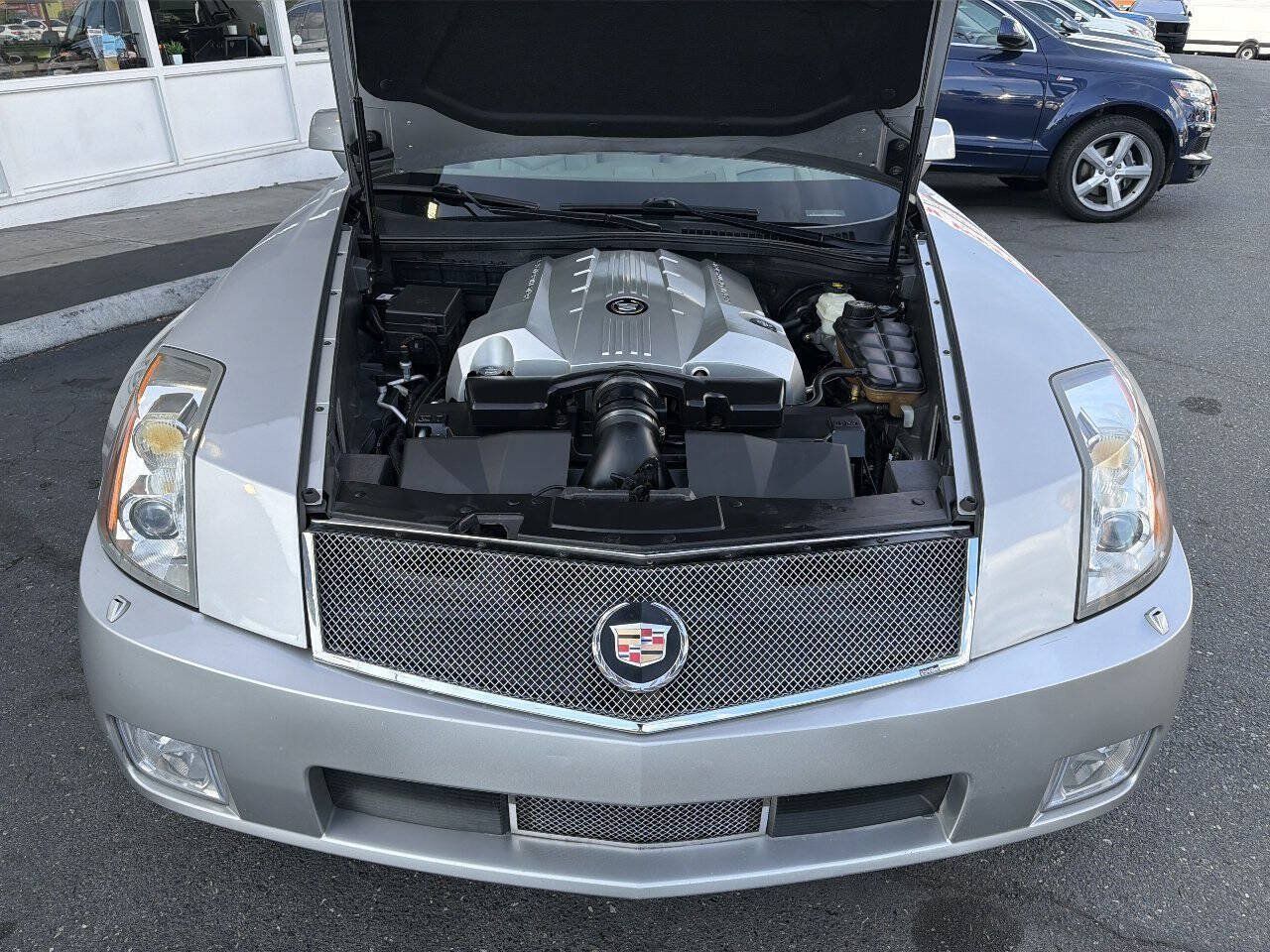 Used 2004 Cadillac XLR RWD image 9