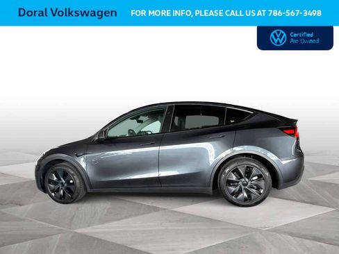 Used 2024 Tesla Model Y Long Range RWD image 5