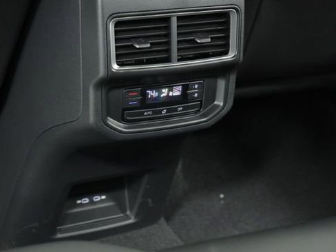 New 2026 Volkswagen Atlas SE FWD image 33