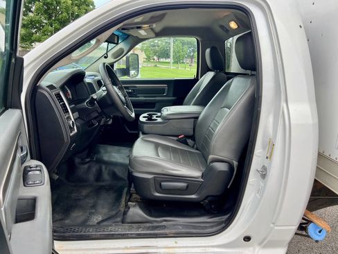 Used 2014 RAM 5500 Tradesman w/ Power & Remote Entry Group image 14