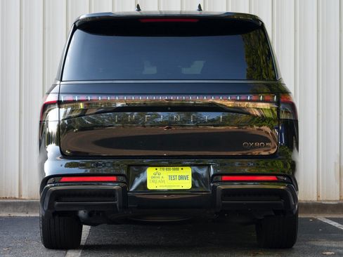 Used 2025 INFINITI QX80 Autograph AWD/4WD image 11