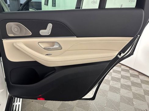 Certified 2025 Mercedes-Benz GLS 450 4MATIC image 24