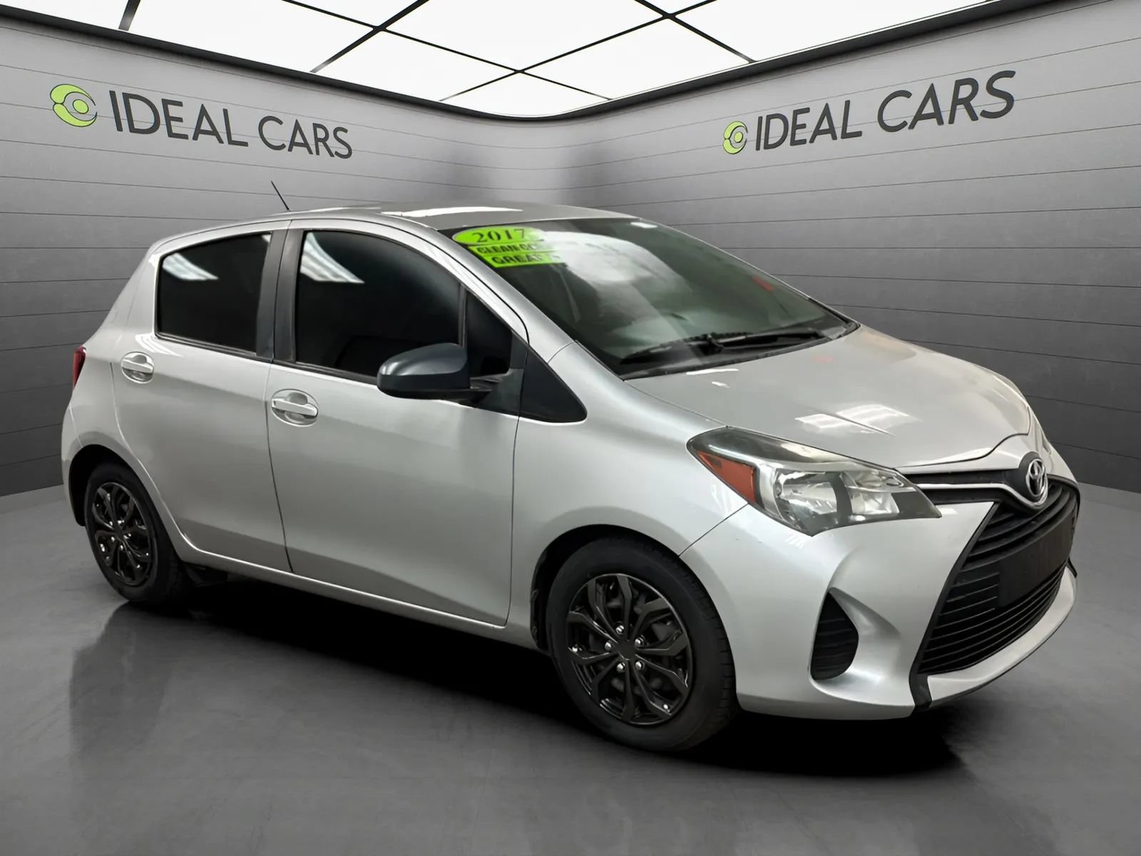 Used 2017 Toyota Yaris L w/ Carpet Mat Package FWD image 3