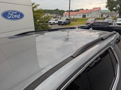 Used 2021 Chevrolet Traverse LT w/ LPO, 'HIT The Road' Package AWD/4WD image 43