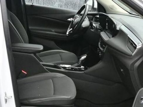 Used 2025 Buick Encore GX Preferred image 10