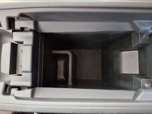 Used 2025 Nissan Rogue SV FWD image 32
