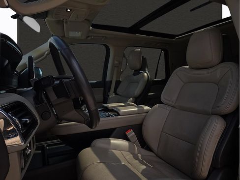 Used 2022 Lincoln Navigator Reserve AWD/4WD image 14