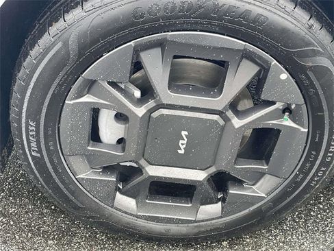 New 2026 Kia Carnival EX image 9