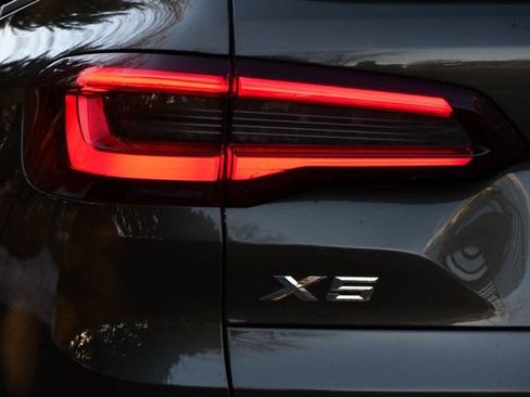 Used 2022 BMW X5 sDrive40i w/ Premium Package image 5