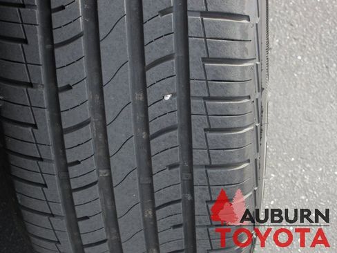 Used 2023 Subaru Forester Premium image 5