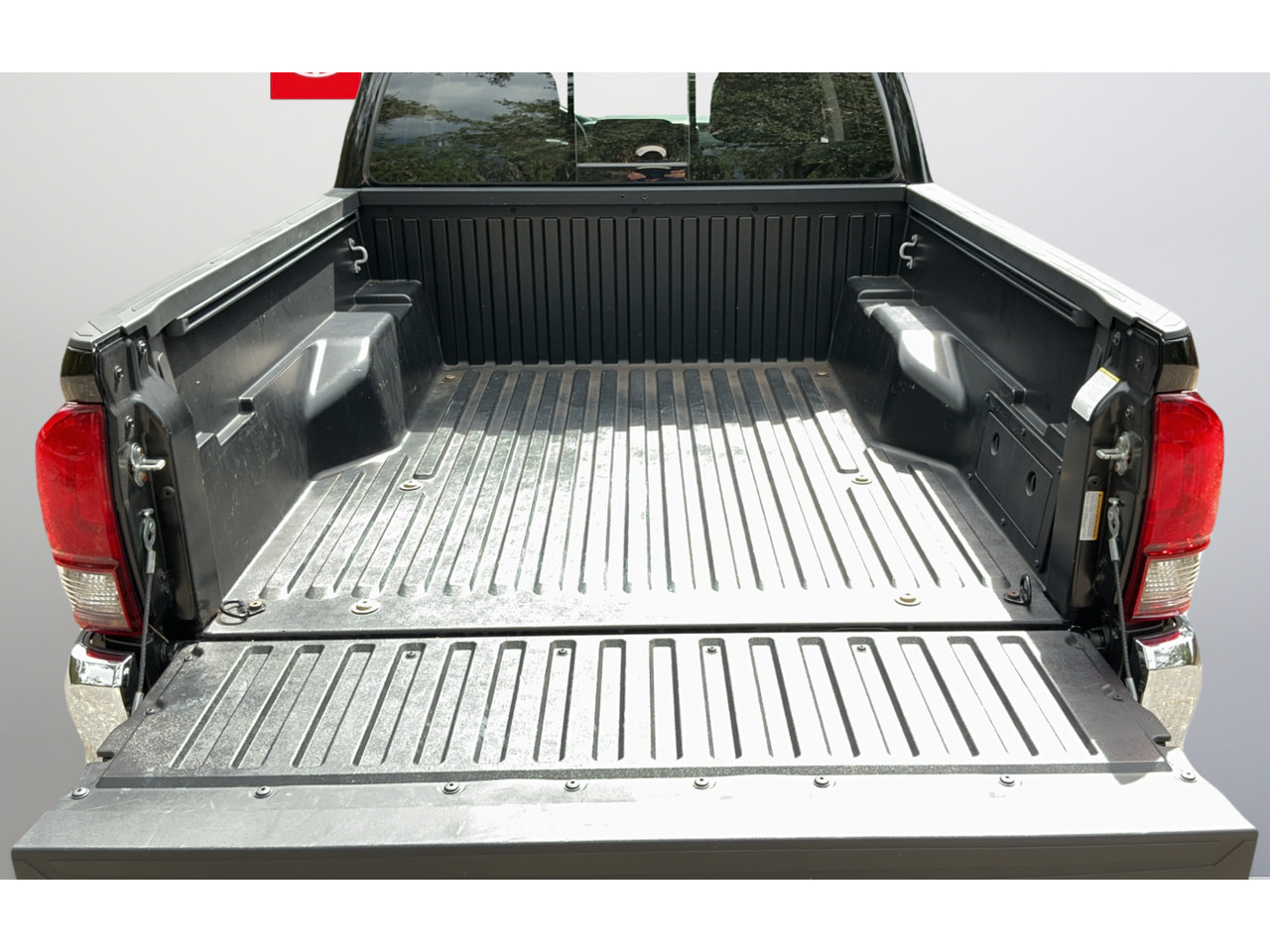 Used 2023 Toyota Tacoma SR5 RWD image 22