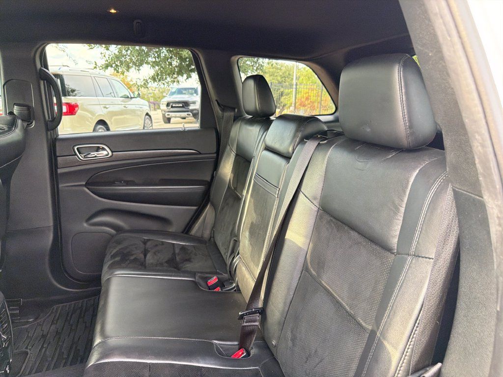 Used 2017 Jeep Grand Cherokee Altitude AWD/4WD image 32