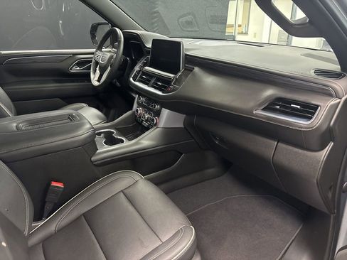 Used 2023 GMC Yukon SLT w/ SLT Premium Package AWD/4WD image 14