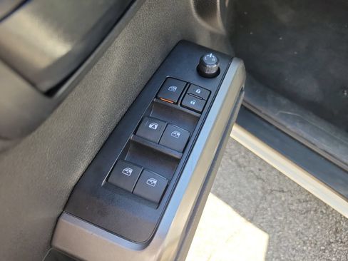 Used 2023 Toyota Tacoma SR5 w/ SR5 Appearance Package RWD image 13