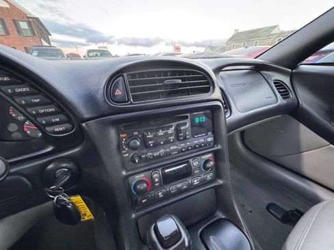 Used 2004 Chevrolet Corvette Convertible w/ Preferred Equipment Group image 21