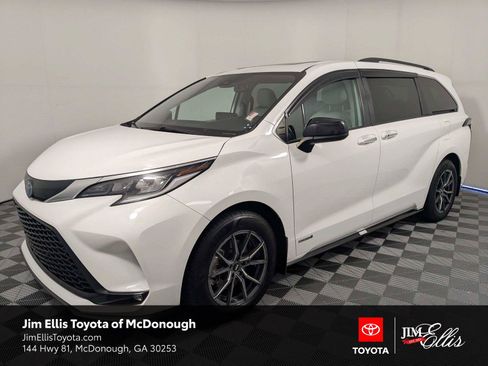 Used 2021 Toyota Sienna XSE AWD/4WD image 1