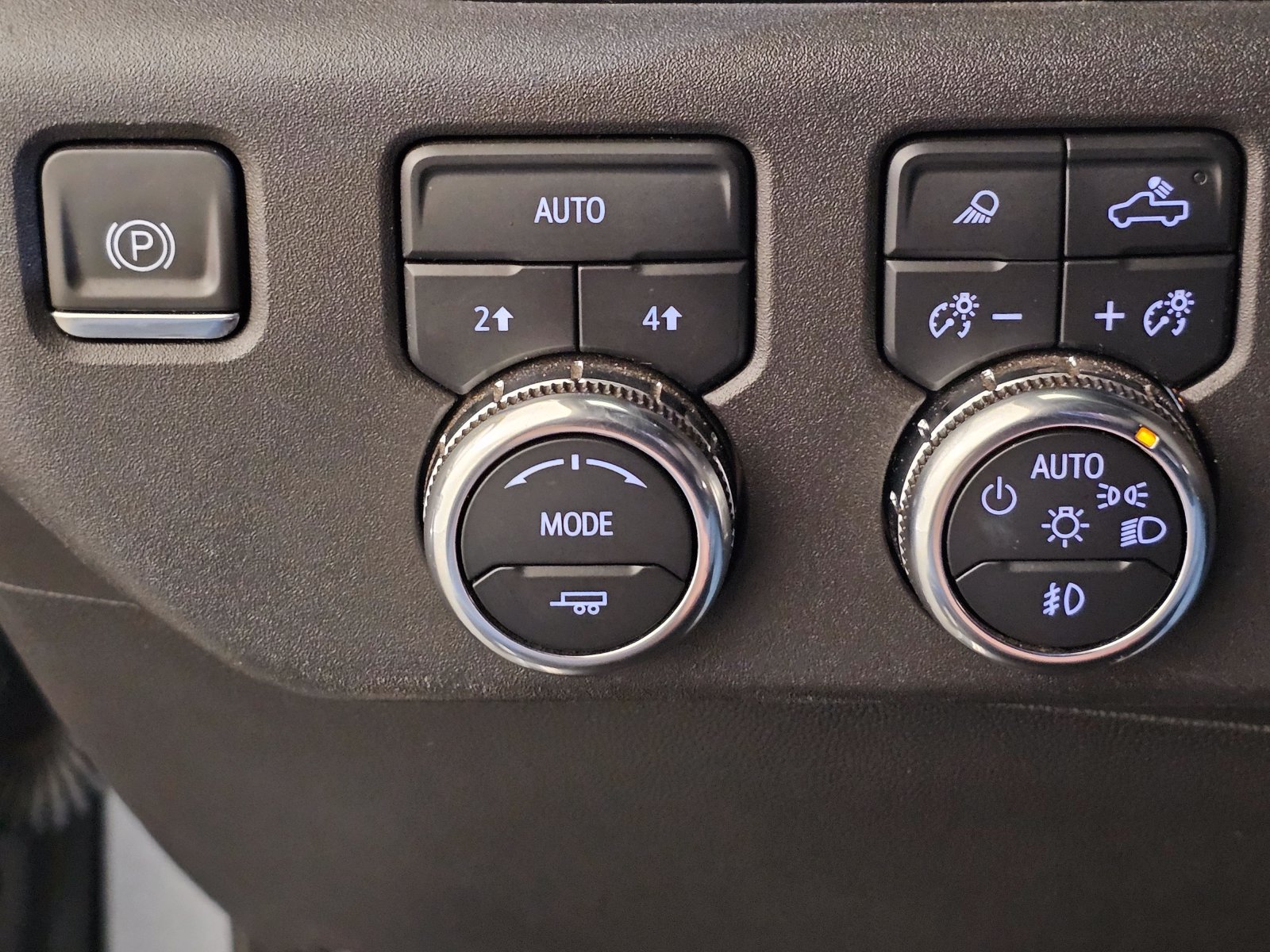 Used 2024 GMC Sierra 1500 SLT AWD/4WD image 23