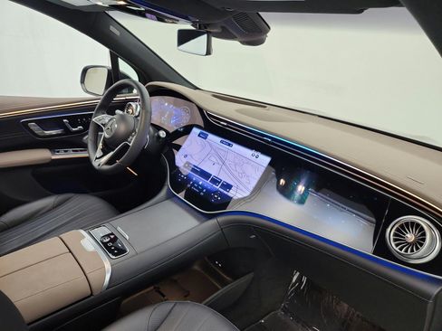 Certified 2023 Mercedes-Benz EQS 580 4MATIC SUV image 18