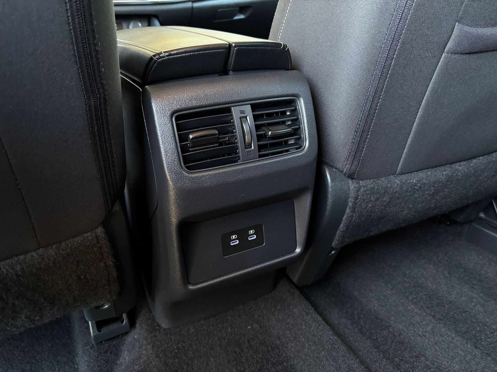 Used 2025 Nissan Rogue SV FWD image 24