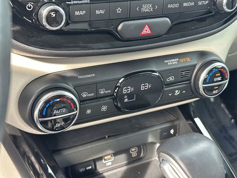 Certified 2023 Kia Soul EX FWD image 16