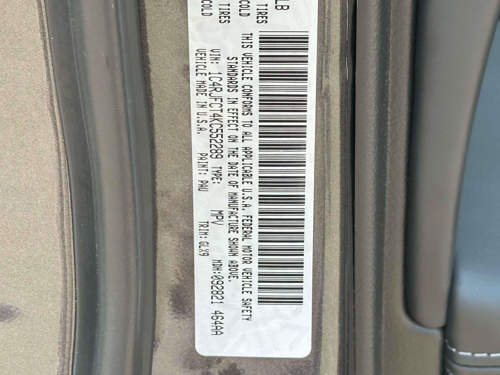 Used 2019 Jeep Grand Cherokee Overland AWD/4WD image 18
