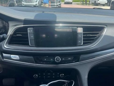 Used 2021 Buick Enclave Premium w/ Sun and Sites Package AWD/4WD image 7
