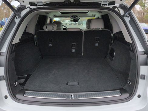 Used 2022 Jeep Grand Cherokee Overland w/ Adv Protech Group III image 18