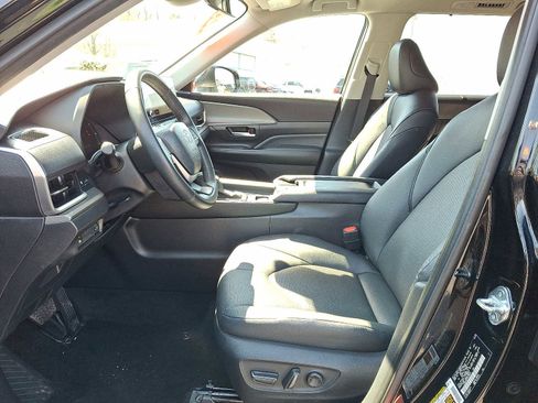 Used 2025 Toyota Grand Highlander AWD image 14