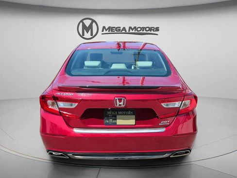 Used 2018 Honda Accord Touring image 6