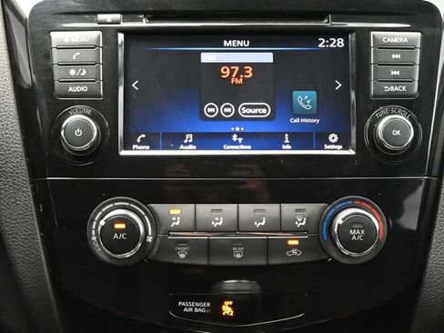 Used 2021 Nissan Rogue Sport S FWD image 19