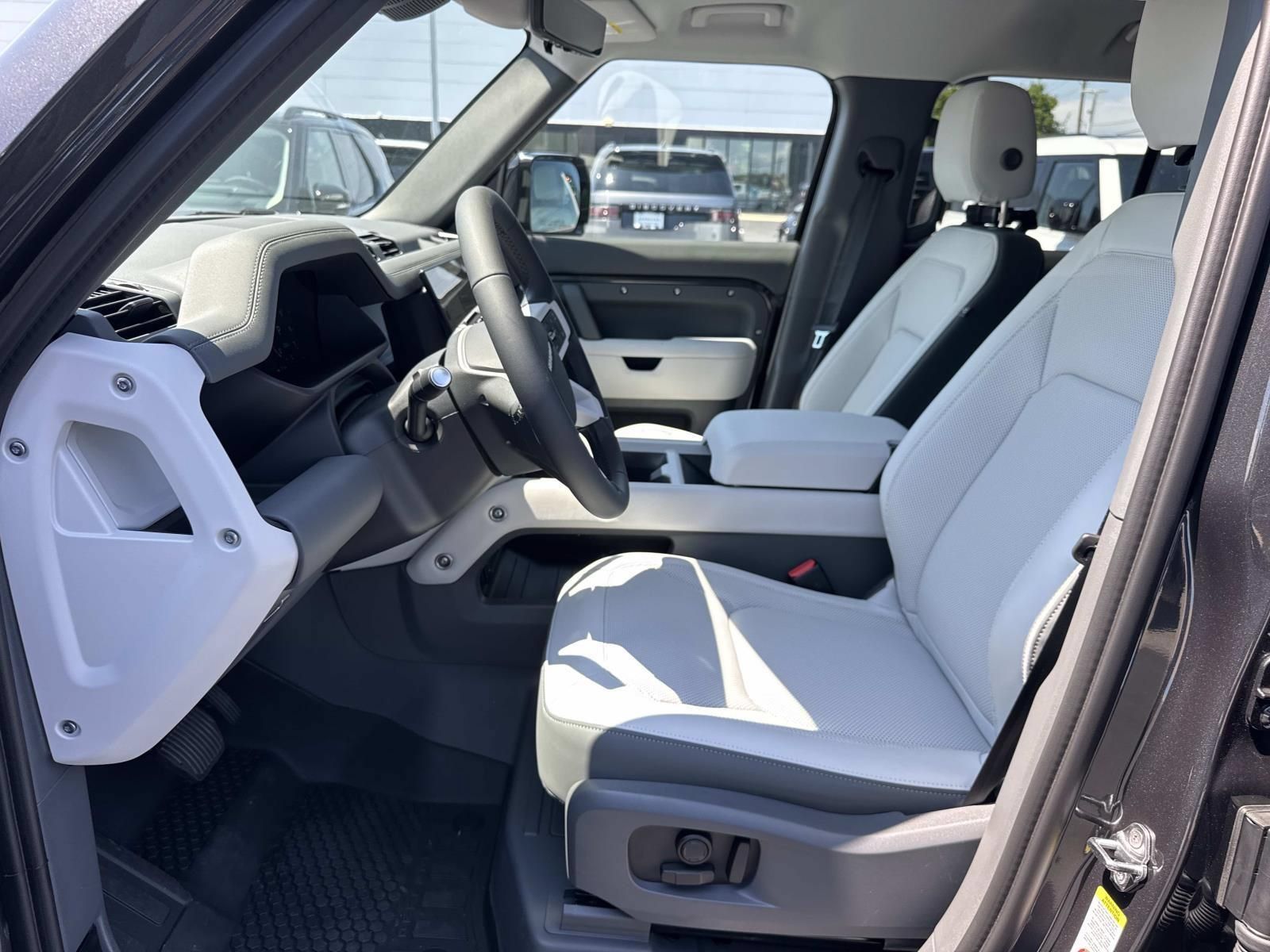 New 2026 Land Rover Defender 110 S AWD/4WD image 9
