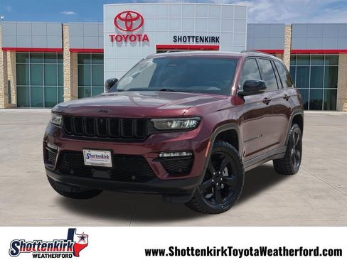 Used 2023 Jeep Grand Cherokee Limited w/ Luxury Tech Group II AWD/4WD image 1